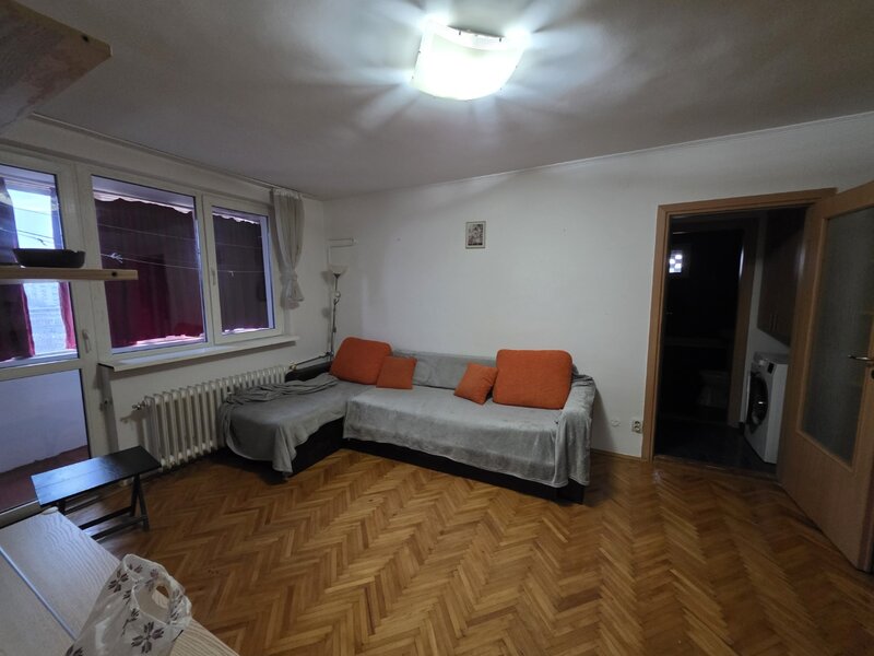 Piata Sudului, 10 minute metrou, Secuilor intersectie cu str. Mirea Luiza